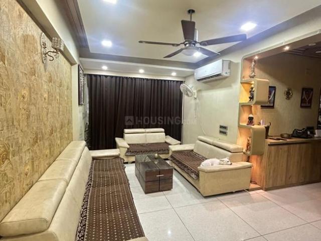 3 BHK Apartment in Thaltej for rent Ahmedabad. The reference number is 17916977