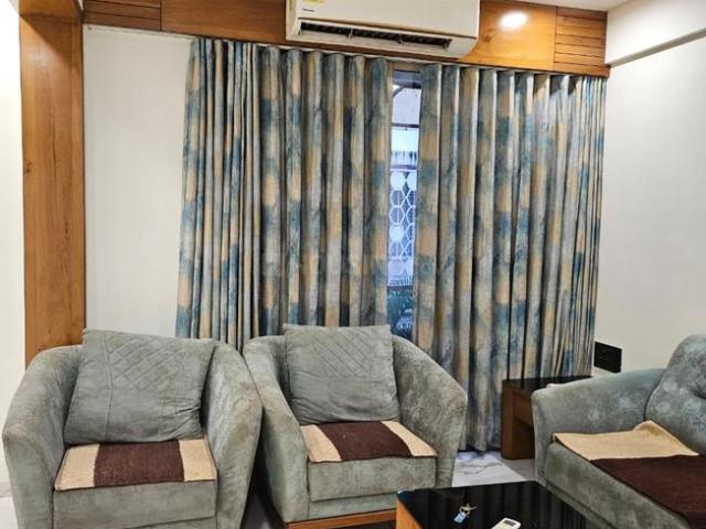 3 BHK Apartment in Thaltej for rent Ahmedabad. The reference number is 18104285
