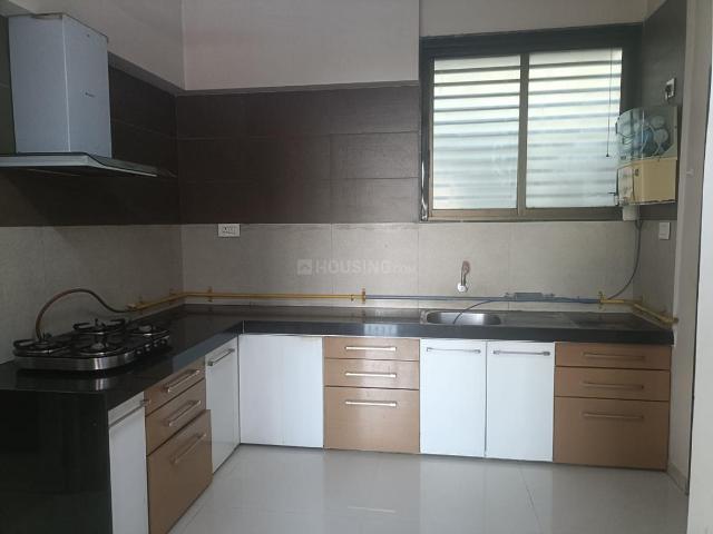 3 BHK Apartment in Thaltej for rent Ahmedabad. The reference number is 19096128