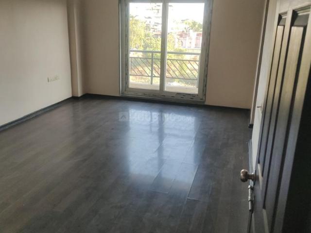 3 BHK Apartment in Thaltej for rent Ahmedabad. The reference number is 19174181