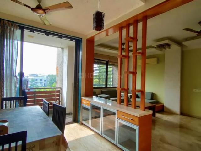 3 BHK Apartment in Thaltej for rent Ahmedabad. The reference number is 19239800