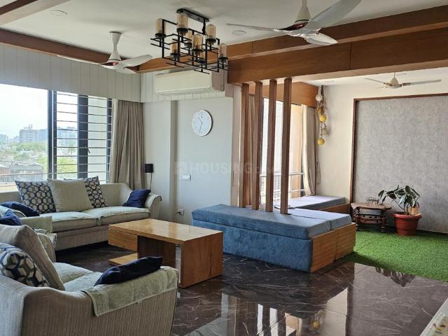 3 BHK Apartment in Thaltej for rent Ahmedabad. The reference number is 20502493