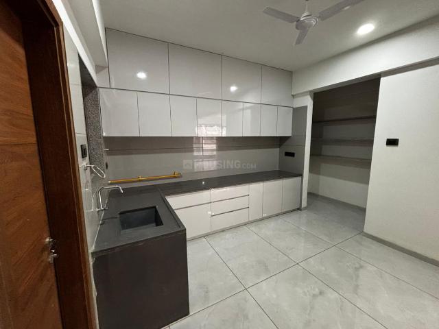 3 BHK Apartment in Thaltej for rent Ahmedabad. The reference number is 20683220