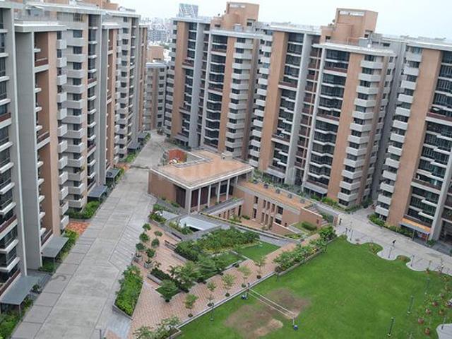 3 BHK Apartment in Thaltej for rent Ahmedabad. The reference number is 20118678