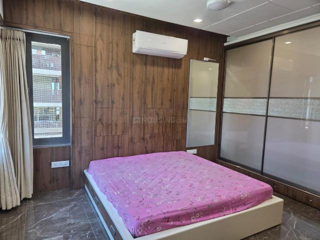 3 BHK Apartment in Thaltej for rent Ahmedabad. The reference number is 20271279