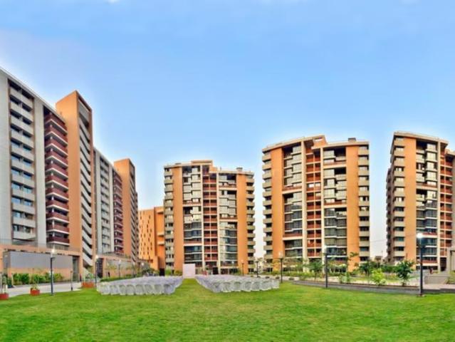 3 BHK Apartment in Thaltej for rent Ahmedabad. The reference number is 20382208