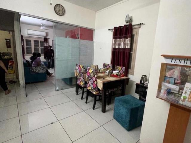 3 BHK Apartment in Thaltej for rent Ahmedabad. The reference number is 21010386