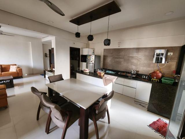 3 BHK Apartment in Thaltej for resale Ahmedabad. The reference number is 19103731