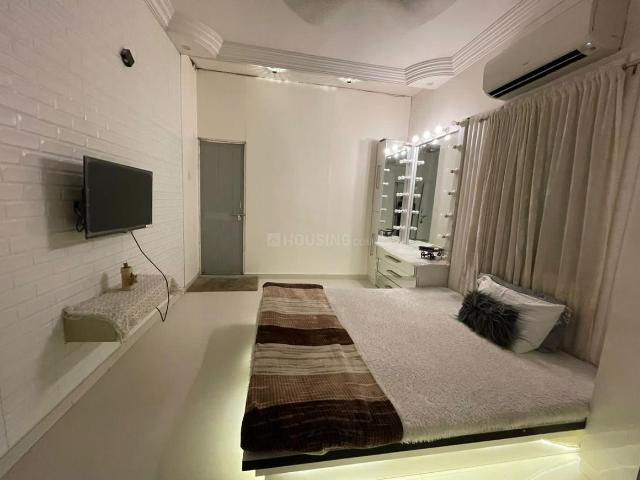 3 BHK Apartment in Thaltej for resale Ahmedabad. The reference number is 20339628