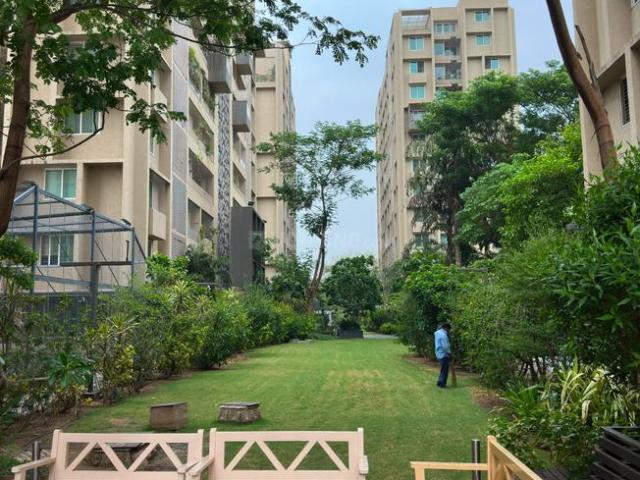 3 BHK Apartment in Thaltej for resale Ahmedabad. The reference number is 20621163