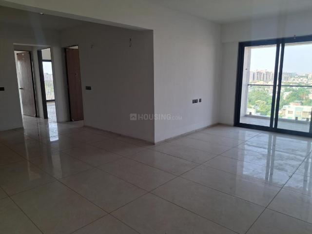 3 BHK Apartment in Thaltej for resale Ahmedabad. The reference number is 20956622