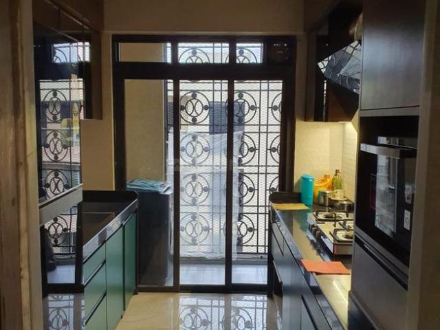 3 BHK Apartment in Thane West for resale Thane. The reference number is 19281504
