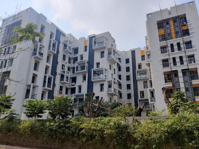 3 BHK Apartment in Tiljala for resale Kolkata. The reference number is 11990806