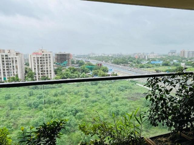 3 BHK Apartment in Tragad for resale Ahmedabad. The reference number is 20540624