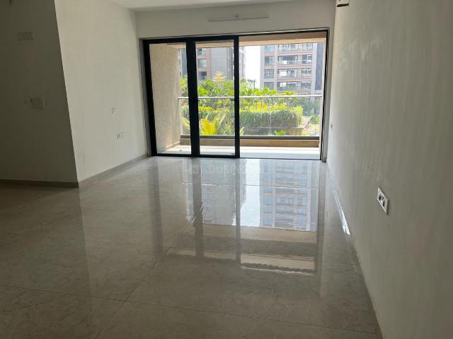 3 BHK Apartment in Udhna for resale Surat. The reference number is 19762624
