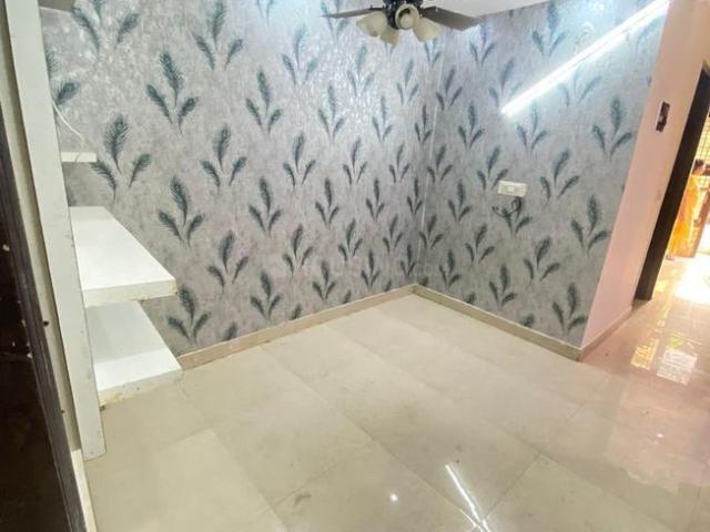 3 BHK Apartment in Uttam Nagar for rent New Delhi. The reference number is 20800171