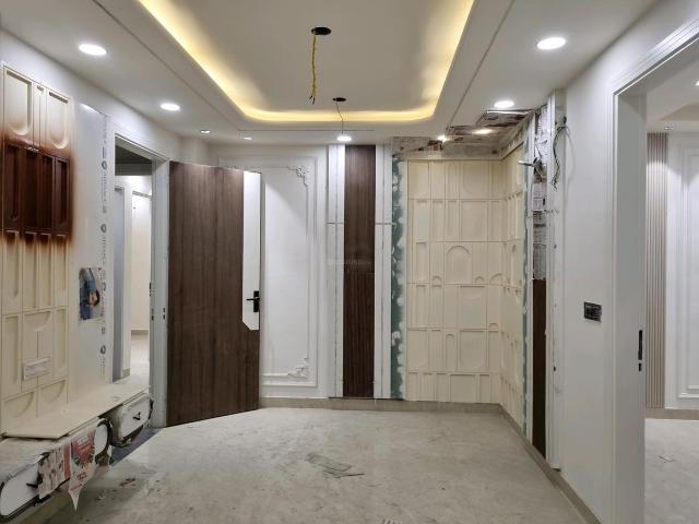 3 BHK Apartment in Uttam Nagar for resale New Delhi. The reference number is 20447029