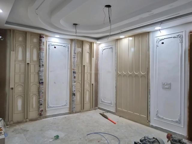 3 BHK Apartment in Uttam Nagar for resale New Delhi. The reference number is 20447042