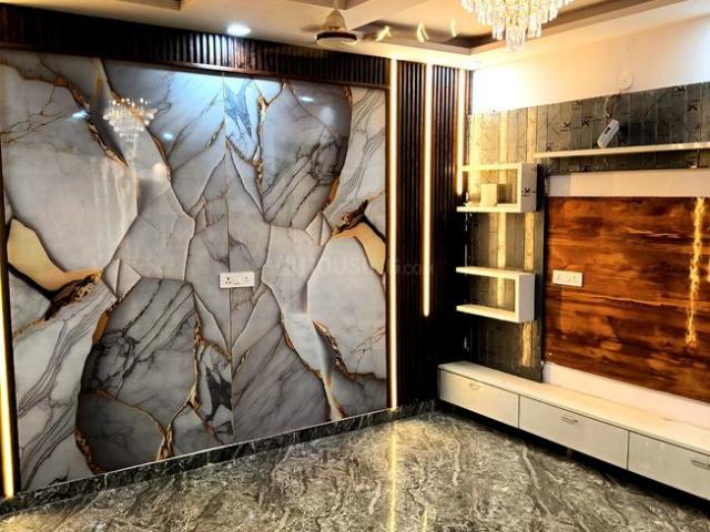 3 BHK Apartment in Uttam Nagar for resale New Delhi. The reference number is 20802412