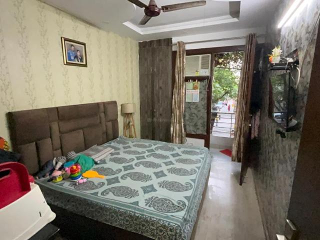 3 BHK Apartment in Uttam Nagar for resale New Delhi. The reference number is 20937289