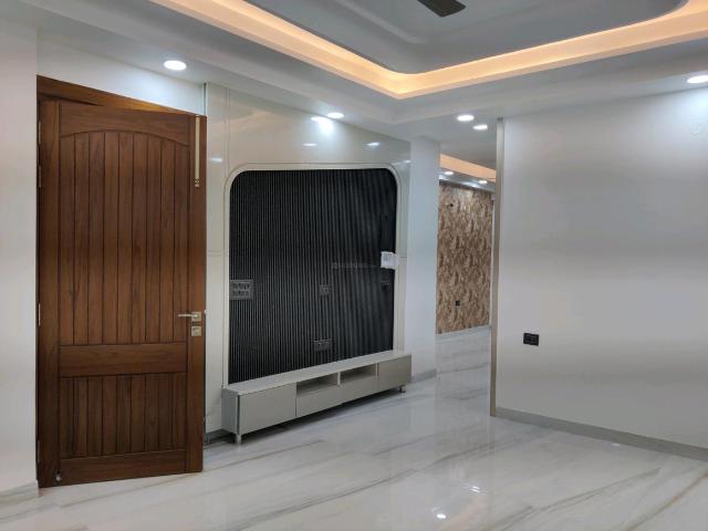 3 BHK Apartment in Vaishali for resale Ghaziabad. The reference number is 19056831