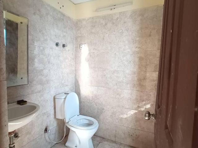 3 BHK Apartment in Vaishali for resale Ghaziabad. The reference number is 20959321