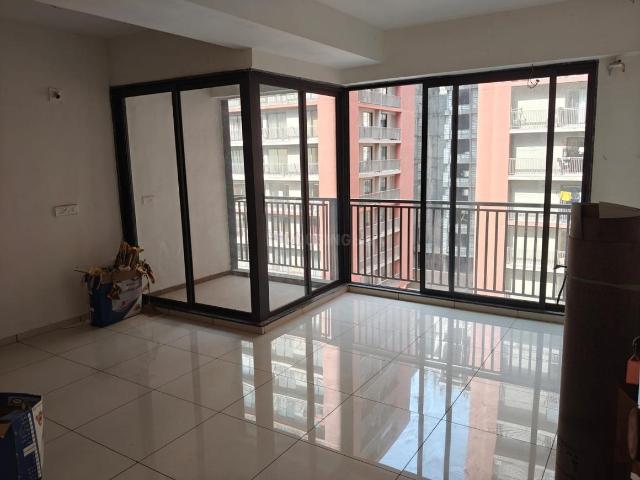 3 BHK Apartment in Vaishno Devi Circle for rent Ahmedabad. The reference number is 17010807