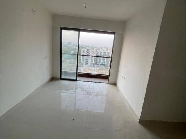 3 BHK Apartment in Vaishno Devi Circle for rent Ahmedabad. The reference number is 17062385