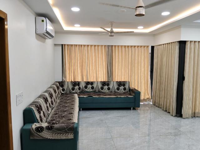 3 BHK Apartment in Vaishno Devi Circle for rent Ahmedabad. The reference number is 18903188