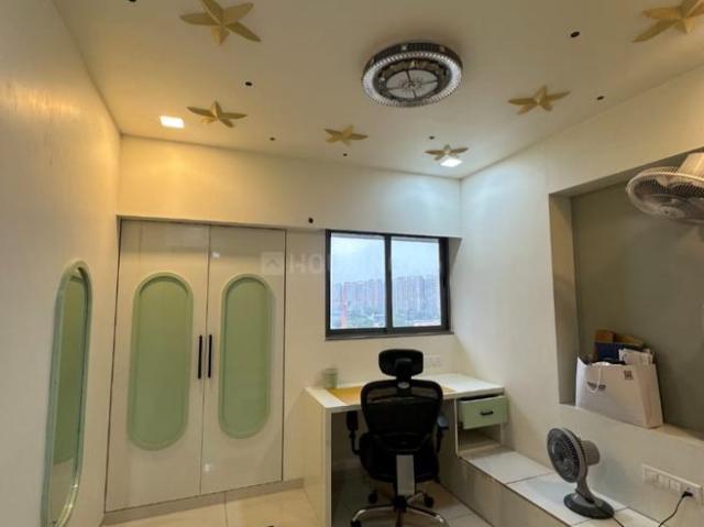 3 BHK Apartment in Vaishno Devi Circle for rent Ahmedabad. The reference number is 18945691