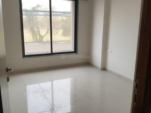3 BHK Apartment in Vaishno Devi Circle for rent Ahmedabad. The reference number is 19425747