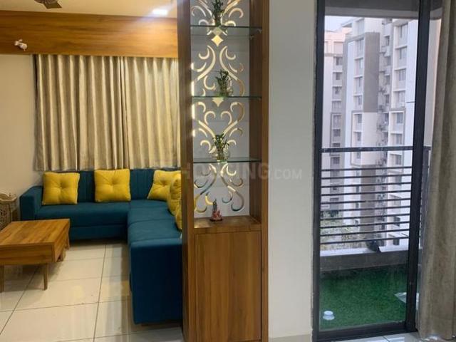 3 BHK Apartment in Vaishno Devi Circle for rent Ahmedabad. The reference number is 19428767