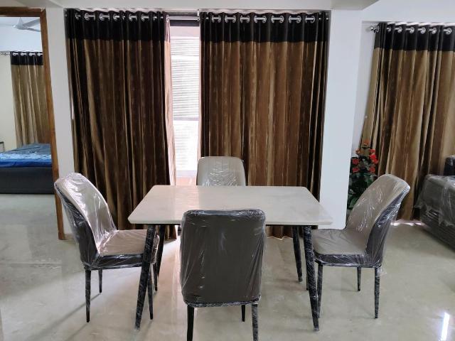 3 BHK Apartment in Vaishno Devi Circle for rent Ahmedabad. The reference number is 19434787