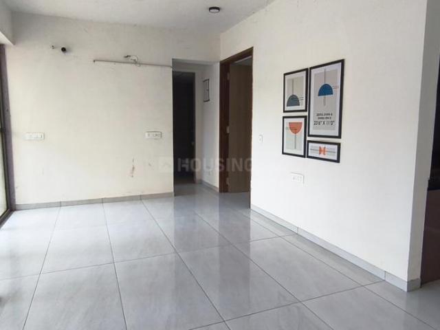 3 BHK Apartment in Vaishno Devi Circle for rent Ahmedabad. The reference number is 19436185