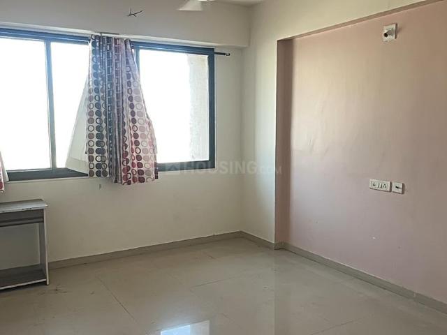 3 BHK Apartment in Vaishno Devi Circle for rent Ahmedabad. The reference number is 19467938