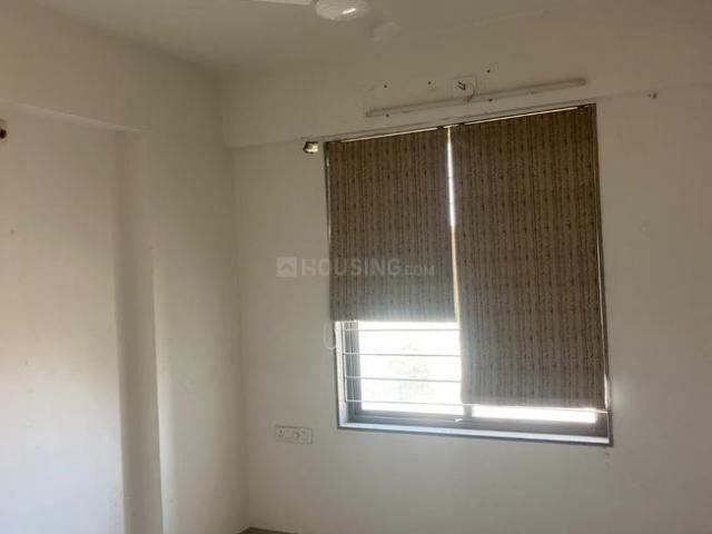 3 BHK Apartment in Vaishno Devi Circle for rent Ahmedabad. The reference number is 19480351