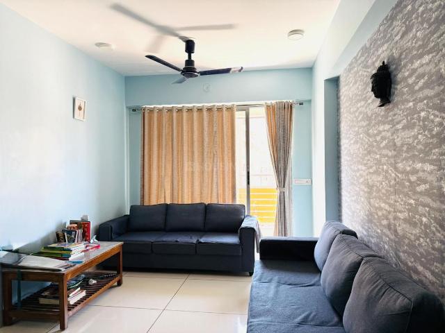 3 BHK Apartment in Vaishno Devi Circle for rent Ahmedabad. The reference number is 19484744