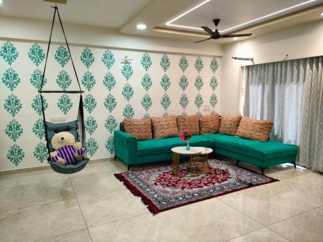 3 BHK Apartment in Vaishno Devi Circle for rent Ahmedabad. The reference number is 19491832