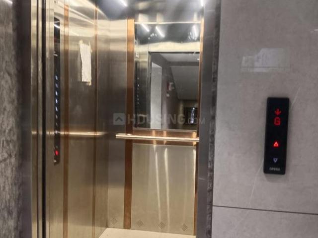 3 BHK Apartment in Vaishno Devi Circle for rent Ahmedabad. The reference number is 19498028
