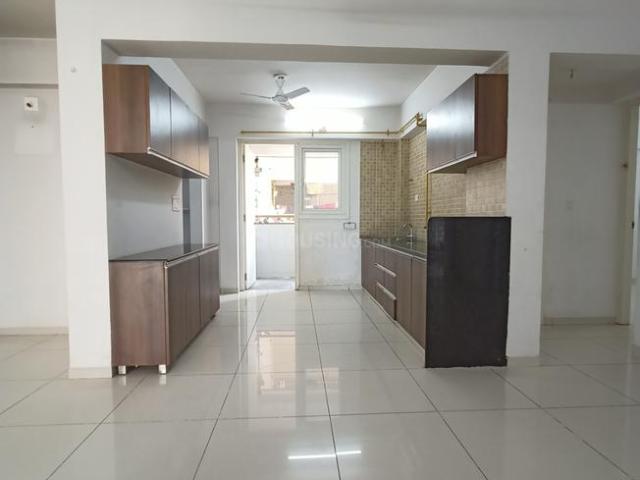 3 BHK Apartment in Vaishno Devi Circle for rent Ahmedabad. The reference number is 19587283