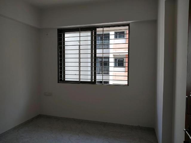 3 BHK Apartment in Vaishno Devi Circle for rent Ahmedabad. The reference number is 19593920
