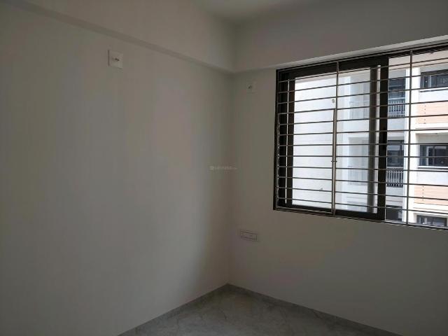 3 BHK Apartment in Vaishno Devi Circle for rent Ahmedabad. The reference number is 19617086