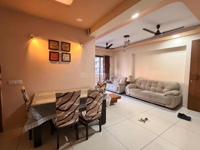 3 BHK Apartment in Vaishno Devi Circle for rent Ahmedabad. The reference number is 19757015