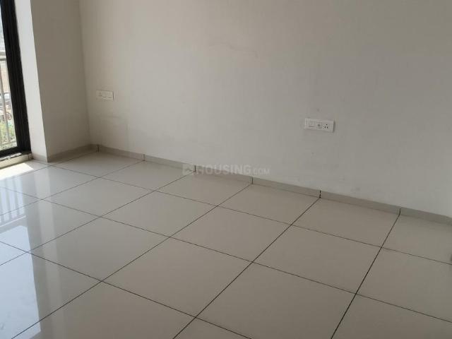 3 BHK Apartment in Vaishno Devi Circle for rent Ahmedabad. The reference number is 19778350