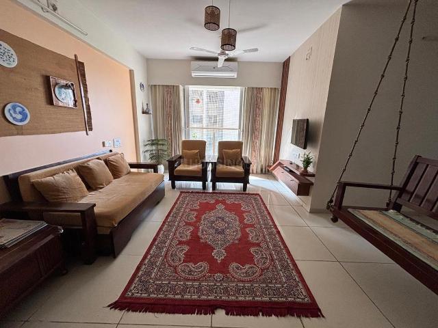 3 BHK Apartment in Vaishno Devi Circle for rent Ahmedabad. The reference number is 19789725
