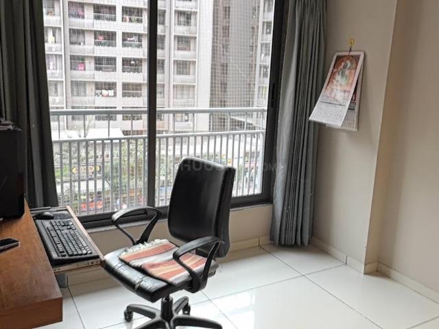 3 BHK Apartment in Vaishno Devi Circle for rent Ahmedabad. The reference number is 19859465