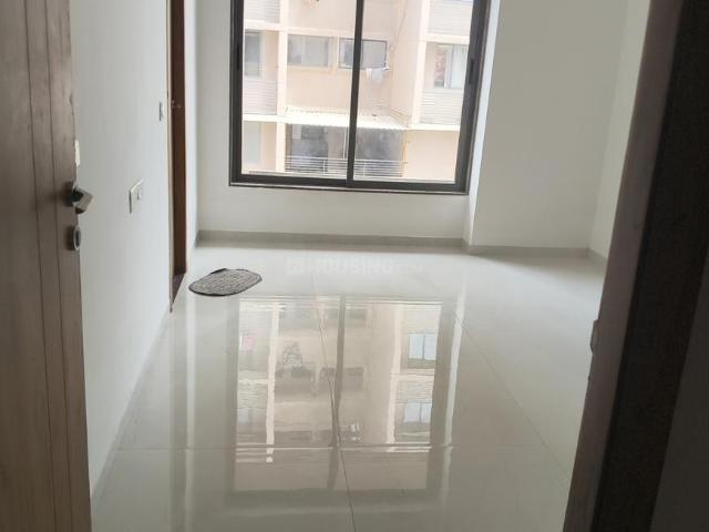 3 BHK Apartment in Vaishno Devi Circle for rent Ahmedabad. The reference number is 19889021