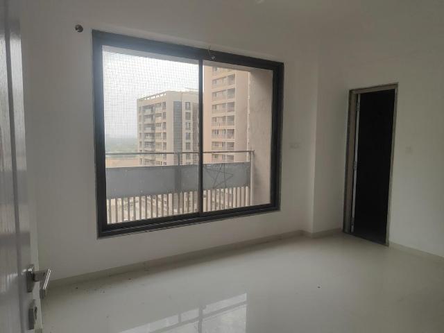 3 BHK Apartment in Vaishno Devi Circle for rent Ahmedabad. The reference number is 19930293