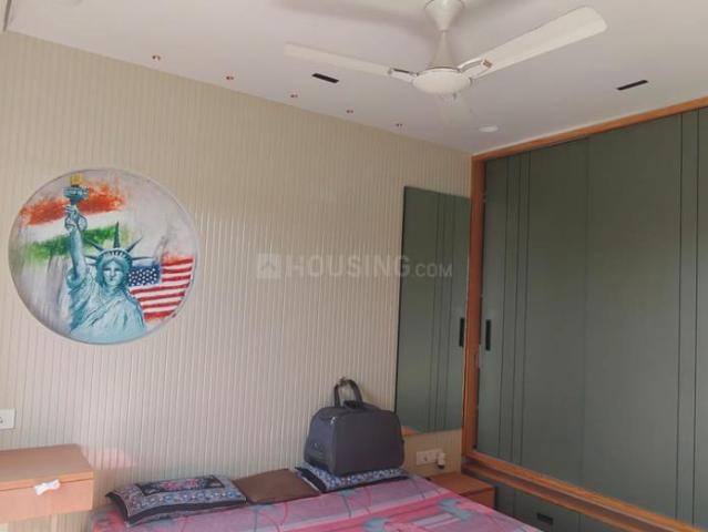 3 BHK Apartment in Vaishno Devi Circle for rent Ahmedabad. The reference number is 19946779