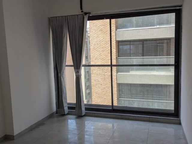 3 BHK Apartment in Vaishno Devi Circle for rent Ahmedabad. The reference number is 19946253